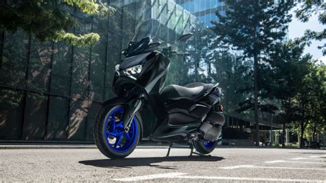 Yamaha Xmax Connected Bersolek Jadi Makin Sporti Intip Harganya