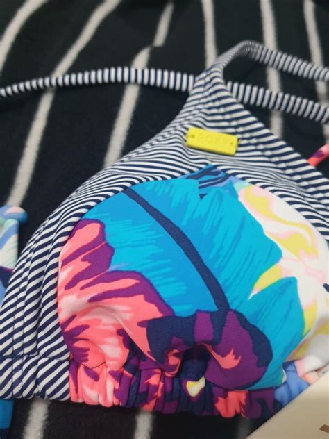 Roxy Triangle Bikini Top Women S Fashion Swimwear Bikinis Swimsuits On Carousell