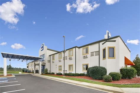 Howard Johnson by Wyndham Tifton GA I-75 | Tifton, GA Hotels