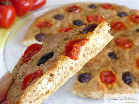 Focaccia Integrale Con Pomodorini E Olive