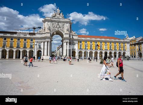 Arco Da Rua Augusta At Praca Do Comercio Commerce Plaza Lisbon