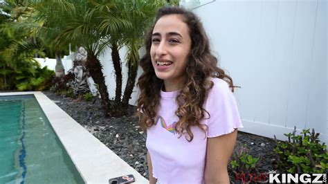 Newbie Brunette Scarlett Page Showing How Much She Loves Anal