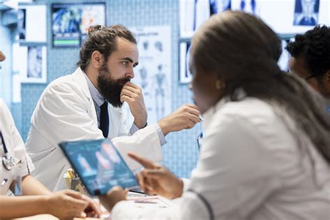 Top Healthcare Digital Marketing Trends to Watch in 2025