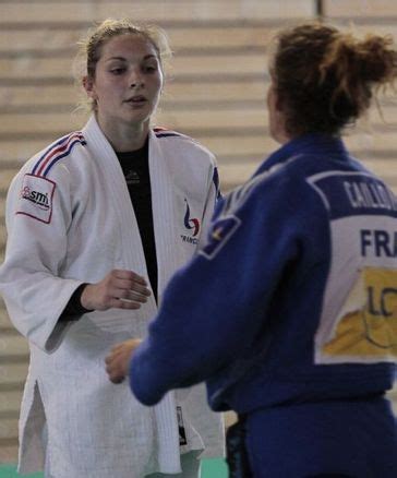 En stage au Creps de Bourges Automne Pavia est concentrée sur son judo