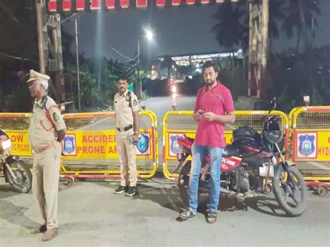 Hyderabad Chaderghat Moosarambagh Bridges Closed For Traffic