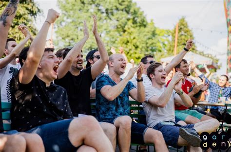 Csapat P T Programok Budapesten Budapest Garden Egyedi Lm Nyek