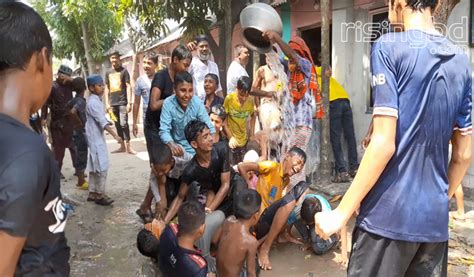 পাবনায় নেচে গেয়ে বৃষ্টির জন্য আকুতি সারা বাংলা