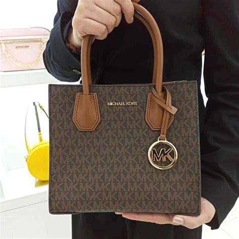 Cập nhật với hơn 58 về thu mua túi xách michael kors cdgdbentre edu vn