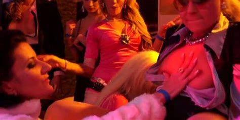 A Crazy Hot Sexy Lesbian Sex Night Club Tnaflix