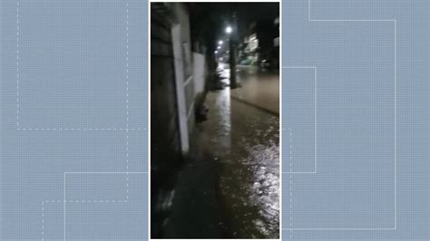 Chuva deixa bairros alagados na Grande Vitória Espírito Santo G1