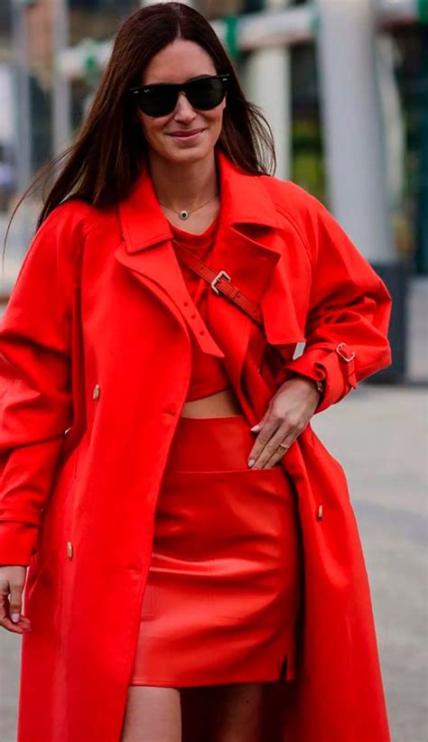 Как носить красный в новом сезоне: образы streetstyle