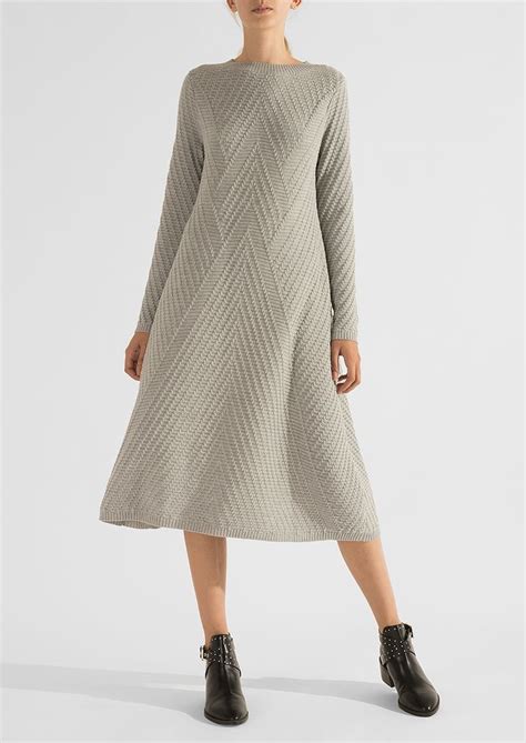 Pin by Vilija on Knitting | Knitted dress outfit, Spring outfits ...