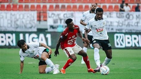 Hasil Babak I Skor 1 1 PSS Sleman Vs Persis Solo Gol Ricky Cawor