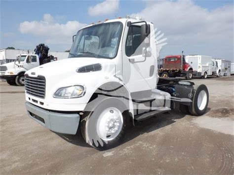 Freightliner Business Class M2 106