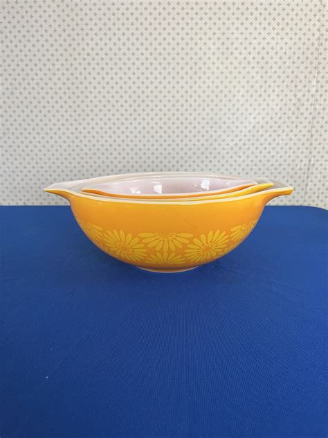 Lot Vintage Pyrex Nesting Bowls Van Metre Auction