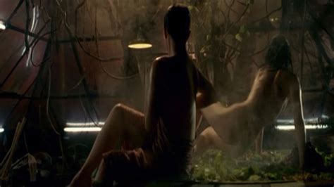 Naked Mylène Jampanoï in Les Filles du botaniste