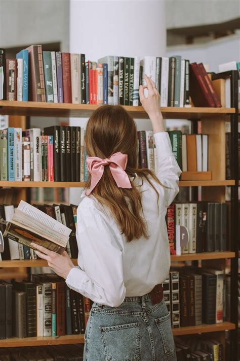 Book Photography Library Photo Shoot Library Girl Poses Photo Book