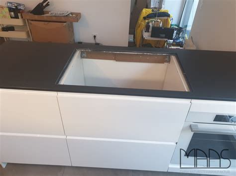 Köln IKEA Küche mit Negro Tebas Silestone Arbeitsplatten