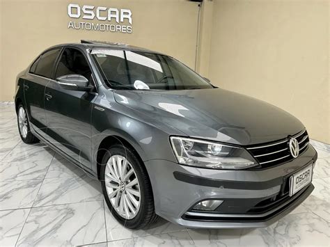 Volkswagen Vento 1 4 TSI Highline DSG Usado 2017 Color Gris Platinium