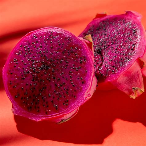 Frozen Natural Red Dragon Fruit Pitaya Cubes Vietnam Competitive Price