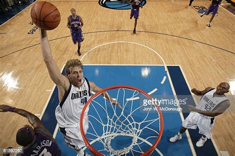 Dirk Nowitzki Dunk Photos and Premium High Res Pictures - Getty Images