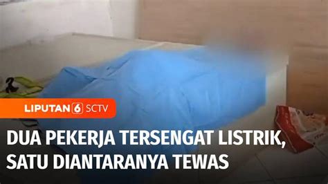 VIDEO Dua Pekerja Bangunan Tersengat Listrik Saat Renovasi Ruko Satu