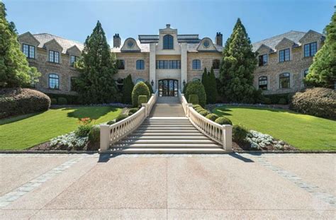 Luxurious Atlanta Mansion with Stunning Design