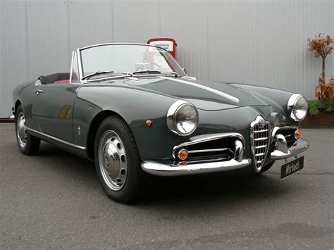 Alfa Romeo Giulietta Spider photo 41249 | Classic cars, Alfa romeo ...