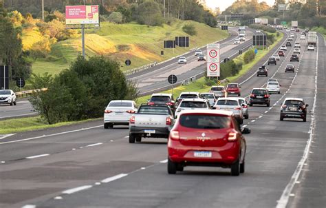 Com Feriado De Navegantes Em Várias Cidades Fluxo Na Freeway Deve