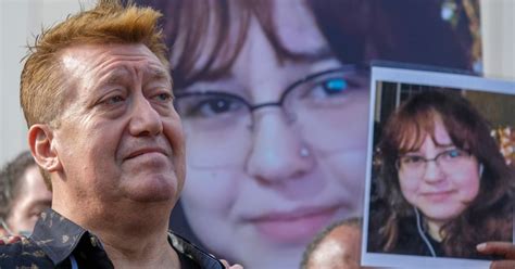 California no presentará cargos al policía que mató a una joven latina con una bala perdida en