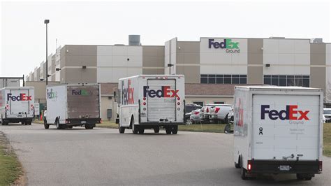 Are Banks Post Offices Ups Fedex Open On Christmas