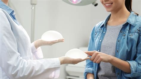 Mamoplastia de Aumento como é feita e qual tempo de recuperação Dr