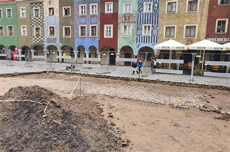 Stary Rynek w Poznaniu kryje historyczne tajemnice Remont ujawnił