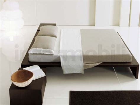 Двуспальная кровать без подголовника