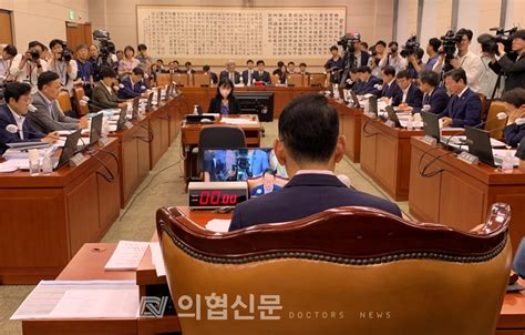 의료기관→심평원→지차체장 출생통보제법사위 통과 의협신문