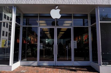 Apple Met With Doj Officials To Avoid Antitrust Lawsuit Bloomberg Reports