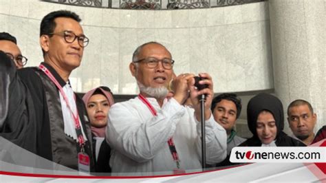 Bambang Widjojanto Ungkap Alasan Pilih Walk Out Saat Eddy Hiariej