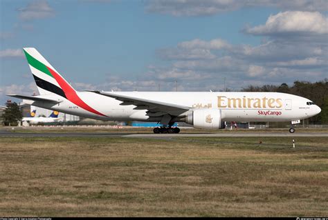 A Efn Emirates Boeing F H Photo By Sierra Aviation Photography