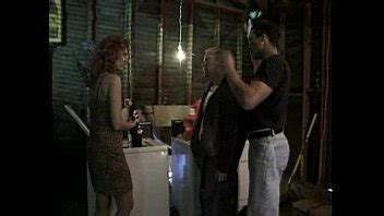 Esposa Limpia La Ropa Y Dos Pollas Sucias XVIDEOS