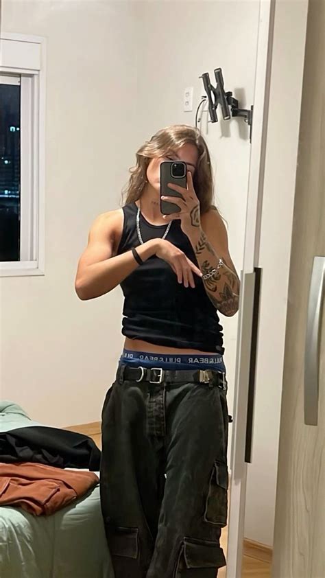 Best Lgbt Aesthetic Masc Lesbian Tomboy Grunge Skater Outfit City Newyork Urban Black Mirror