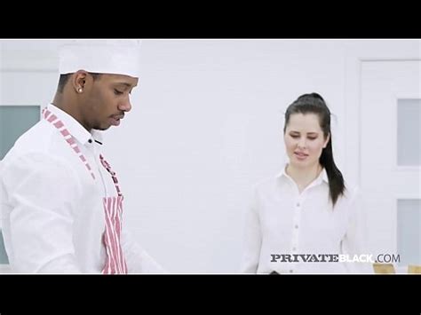 Morena De Ojos Azules Usa Manos En Una Gran Polla Negra Xvideos