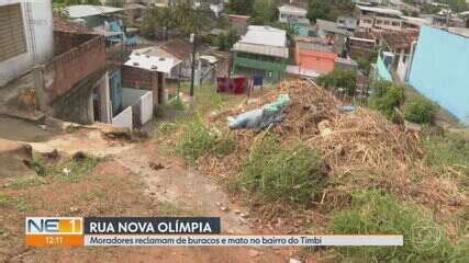 Moradores Reclamam De Buracos E Mato Em Rua De Camaragibe Ne G