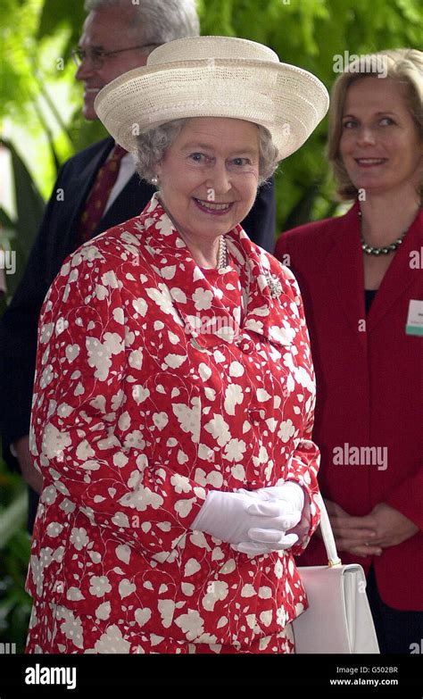 Royalty - Queen Elizabeth II Visit to Australia Stock Photo - Alamy