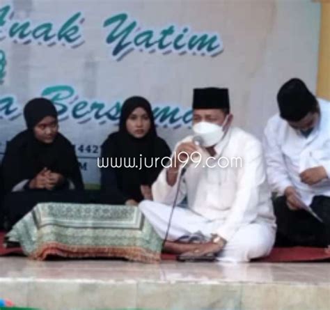 Kades Jerukgampinng Bersama Jamiyah Yasin Bukber Dan Menyantuni Anak