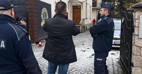 Dramatyczne sceny w Krakowie Mężczyzna podpalił się przed konsulatem