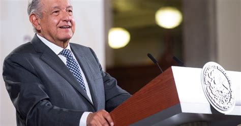 AMLO critica a los achichincles que celebraron restitución de Edmundo