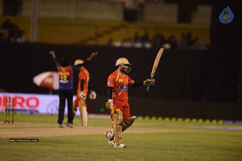 Ccl Telugu Warriors Vs Bengal Tigers Photo Of