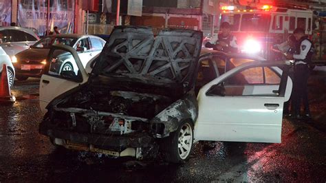 Sofocan Incendio De Vehículo En Bernardo Quintana