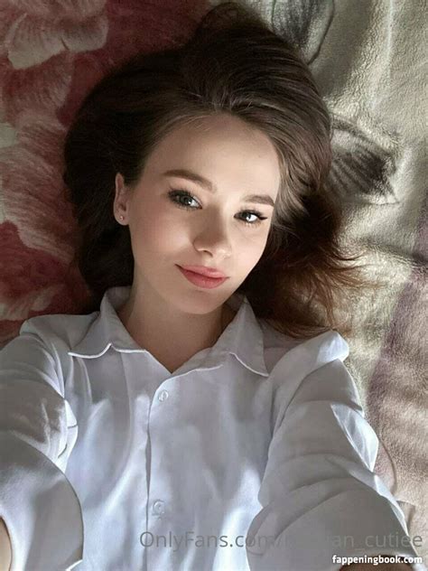 Russian Cutiee Cvtchxxii Nude OnlyFans Leaks The Fappening Photo 4759017 FappeningBook