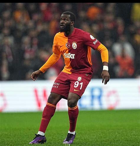 Okan Buruk O Y Ld Z N Biletini Kesti Galatasaraya Veda Edecek